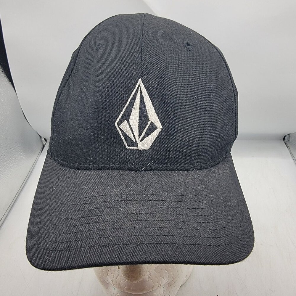 Volcom Adults L-XL Black Fitted Baseball Cap Casual Outdoors Lightweight